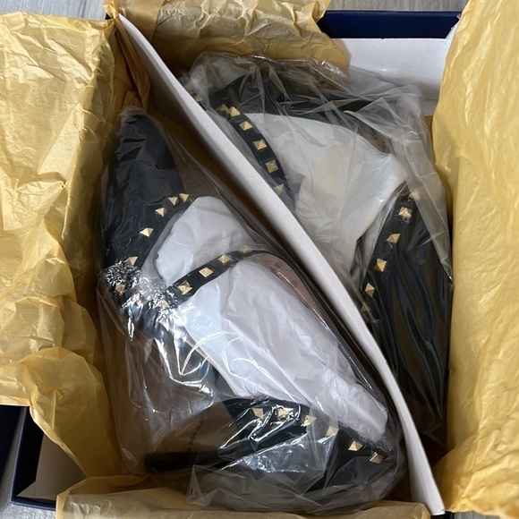 Black Heels Newly Stud d'Orsay Pumps size 7.5 & 8. 3 inch heel - Picture 5 of 5